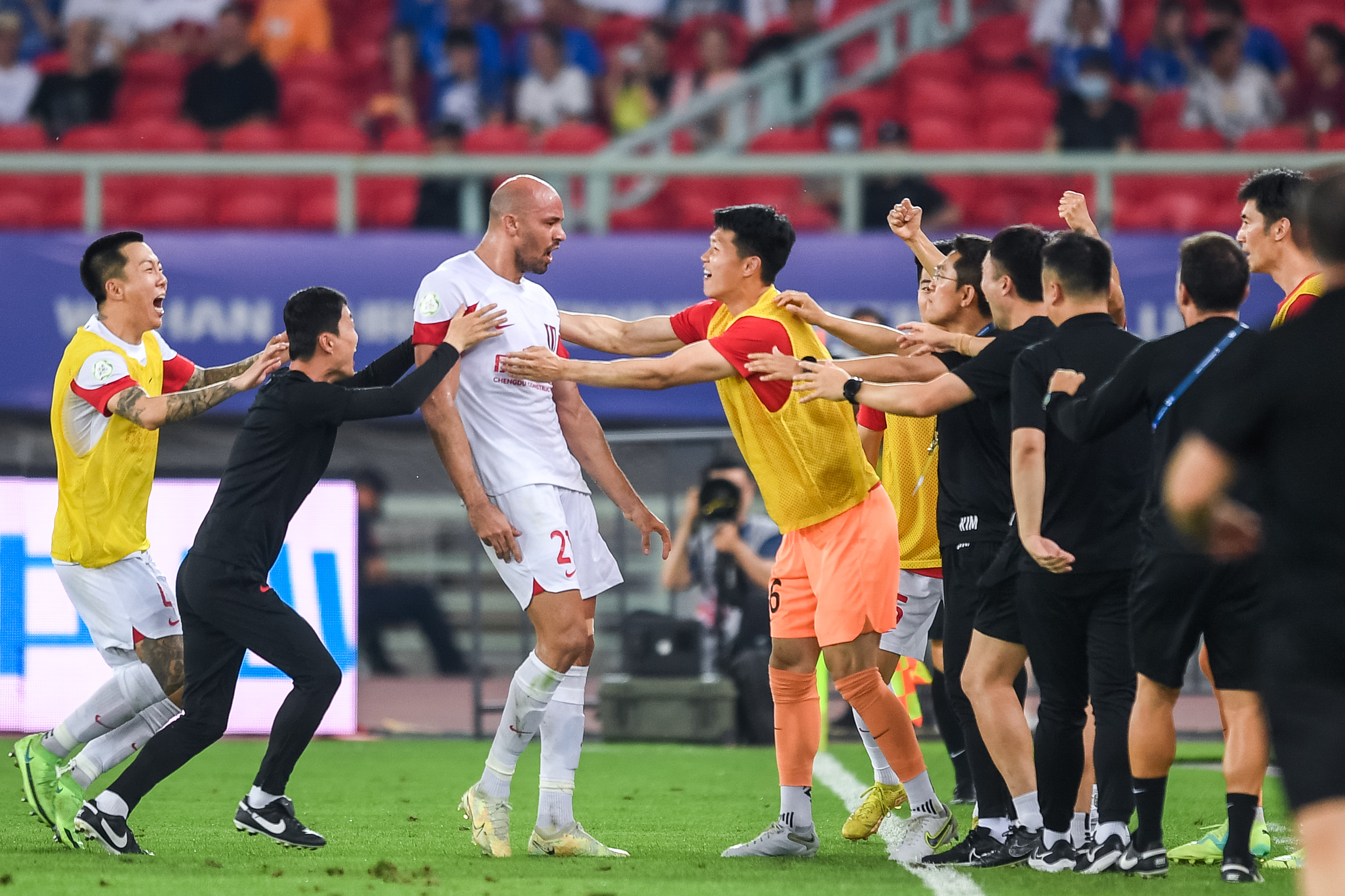 中超成都蓉城vs武汉三镇,体育足球中超成都蓉城胜沧州雄狮