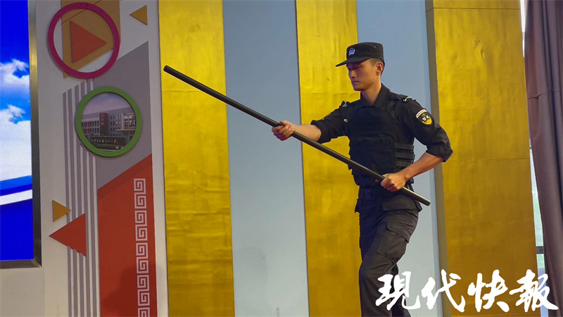 派出所到校园指导校园安全演练,最硬核的校园安全演练