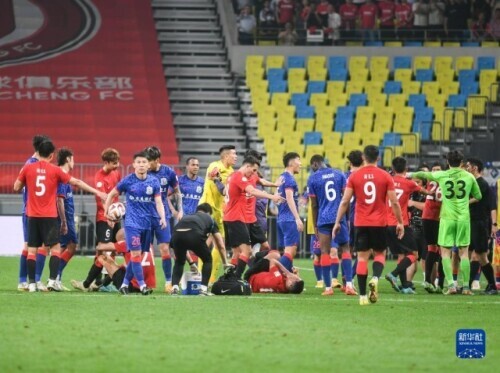中超成都蓉城胜长春亚泰,中超成都蓉城队对上海
