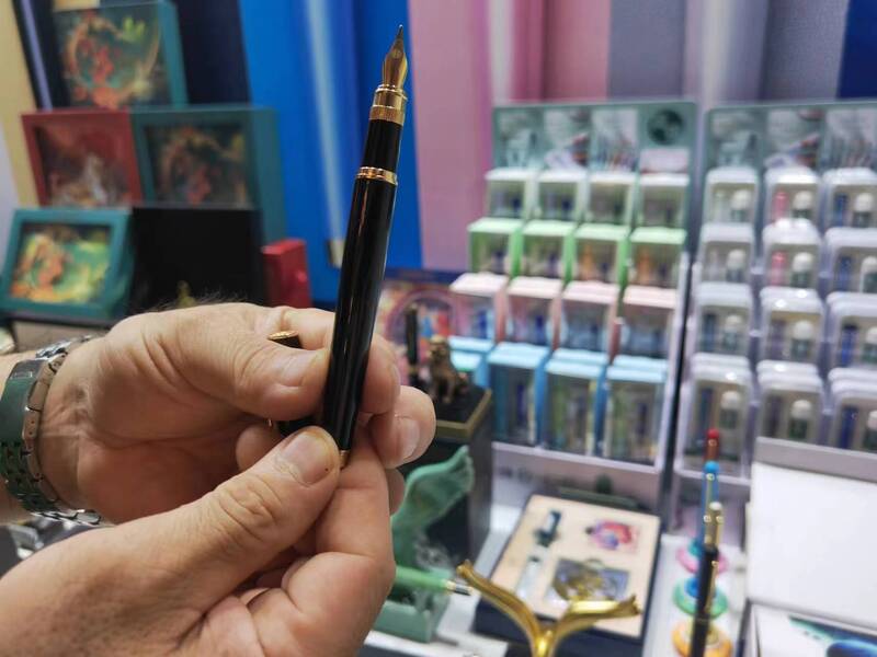 2023最新英雄钢笔,英雄笔新款