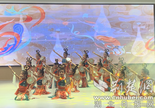 幼儿园迎六一家园同乐庆祝活动,甘寨中心幼儿园六一汇演