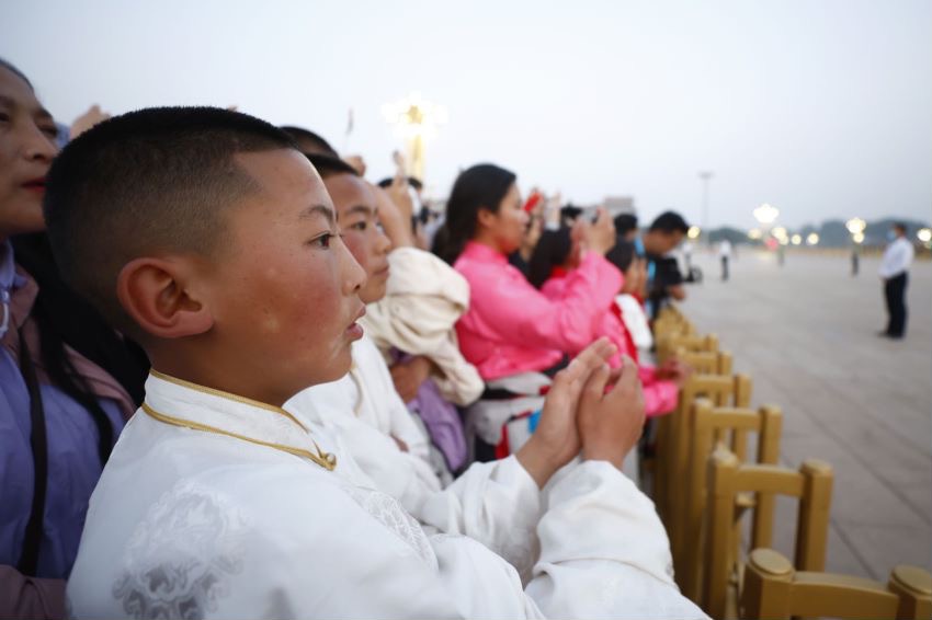 首都之旅第一日,首都之旅1000字