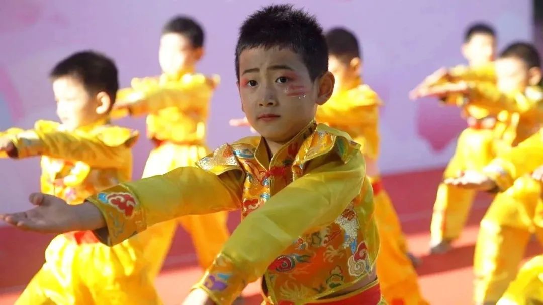 弥渡七彩艺术儿童节,儿童节学校表演有意义吗