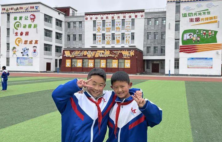 三江之源，绿茵场绽放美丽“同心圆”