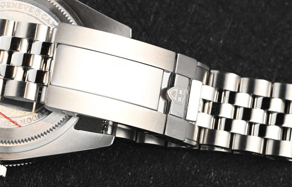 帝舵小红盾二手价格,帝舵小红盾适合什么人