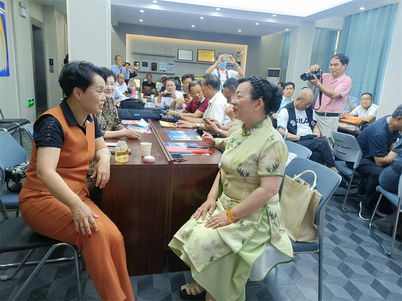 齐鲁有爱金夏情深——临报集团中老年记者团走进齐鲁地矿珠宝采风活动隆重举行