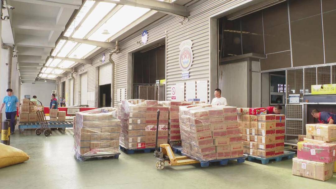 7300吨樱桃“飞”向全国,大连机场保障