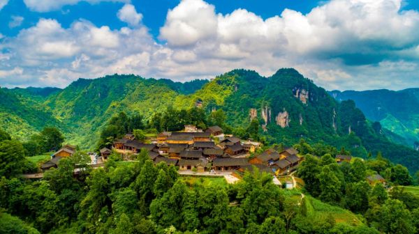 富民新路最新规划,奋进新时代十八洞村沧桑巨变