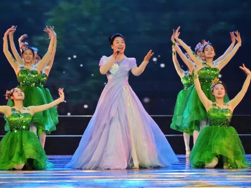 携手同心发展共谱友谊赞歌黑龙江省首届中俄地方文化艺术季黑龙江艺术职业学院专场演出精彩谢幕