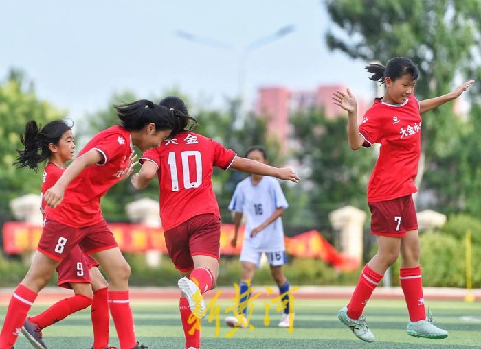 最美主场,小学女足足球比赛