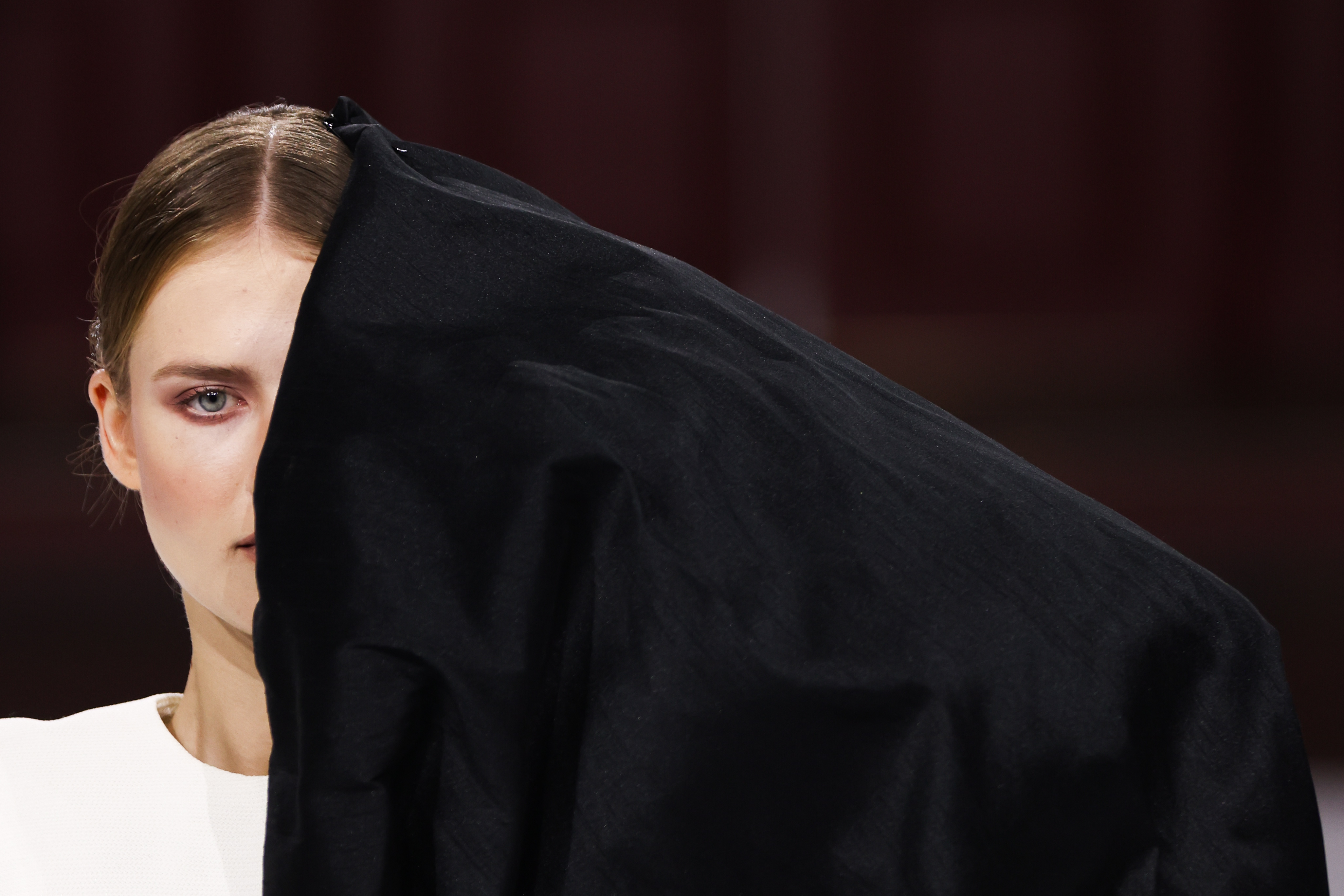 胡安娜马丁2023春夏时装秀,2023秋冬系列高级定制时装秀