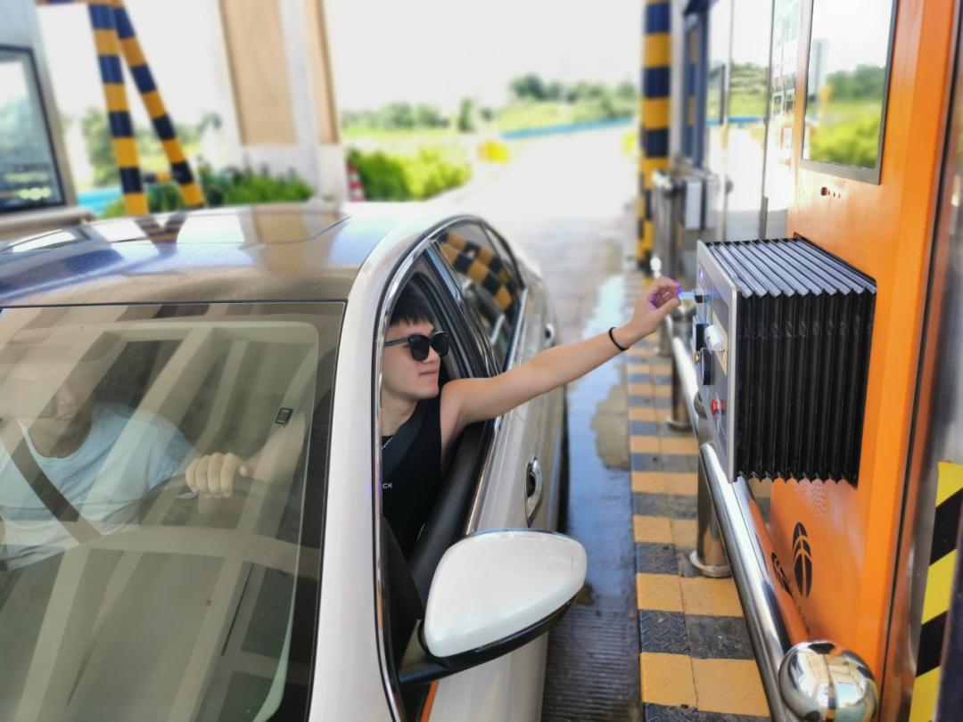 车辆“秒”过！湖北交投多个智慧收费站上线运营