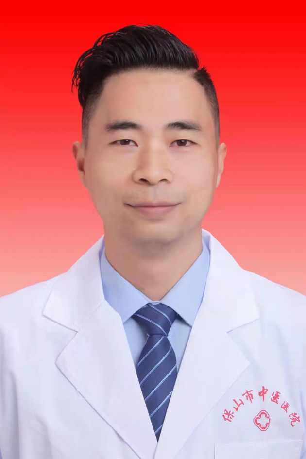 用热情耐心的态度对待每一位患者——记杨勇个人事迹