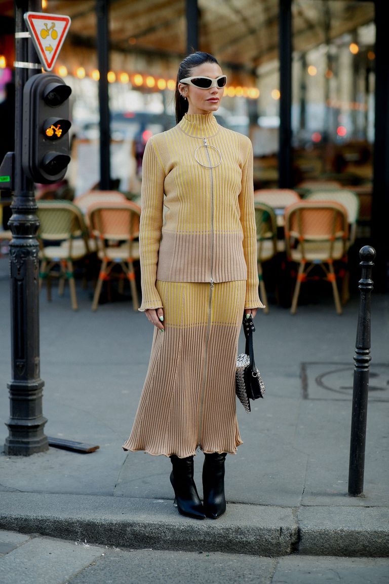 曲线风格服装搭配冬装,冬款直线型穿搭