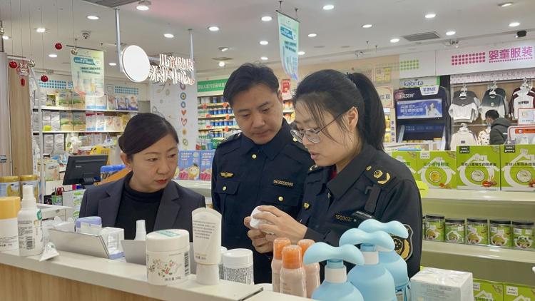 守护“童妆”安全!张店区市场监管局开展“美妆护苗”集中整治专项行动