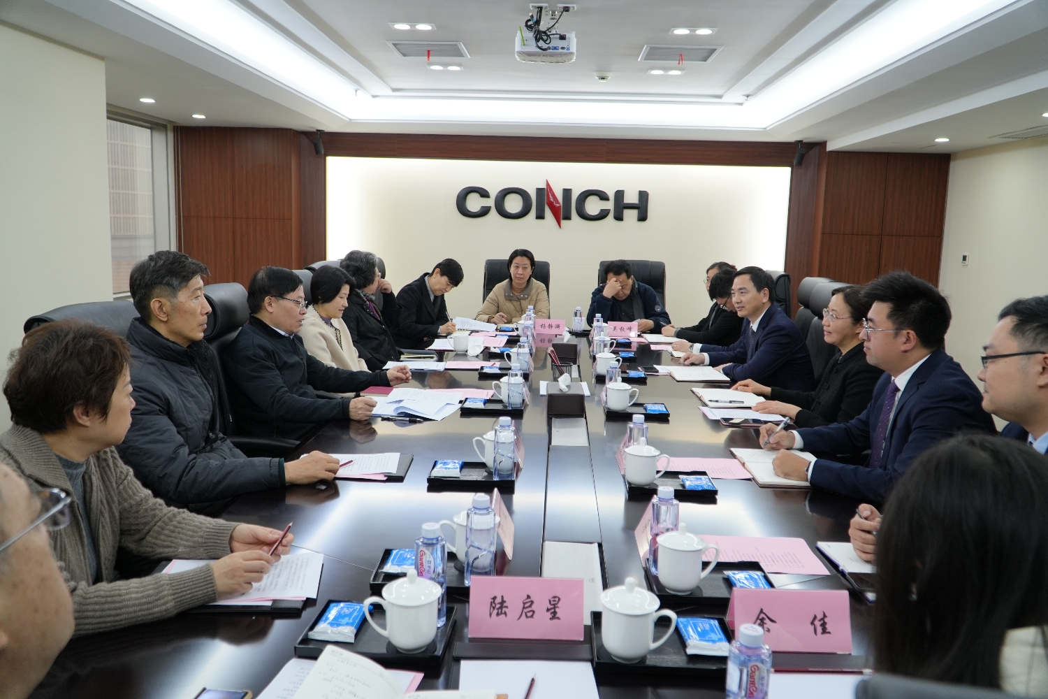 现场问需问难，上海市政协副主席金兴明走访重点企业