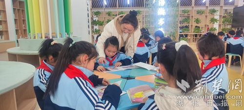 大冶市滨湖学校让50000册藏书“活起来”