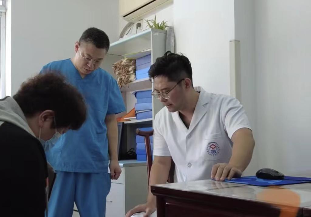 一线探访丨“共管病房”、“知名专家号源直挂”……青岛紧密型医疗体系建设让优质资源“动起来”