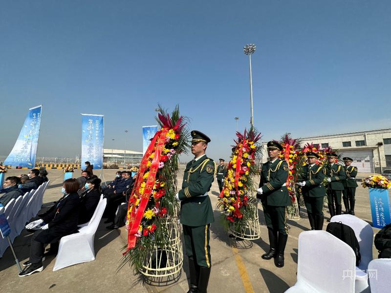 骨灰撒向大海怎么祭奠,亲人的骨灰海葬后如何祭奠