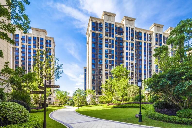 稳健发展李嘉诚,稳健发展持续创新