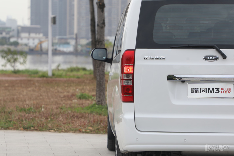 10万左右大空间mpv,10多万空间最大的mpv混动